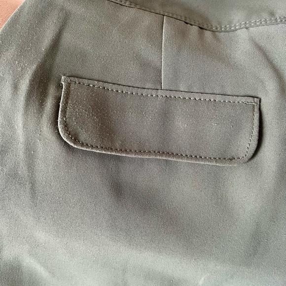 Banana Republic pants in a gorgeous green, super in fashion. - Picture 5 of 9